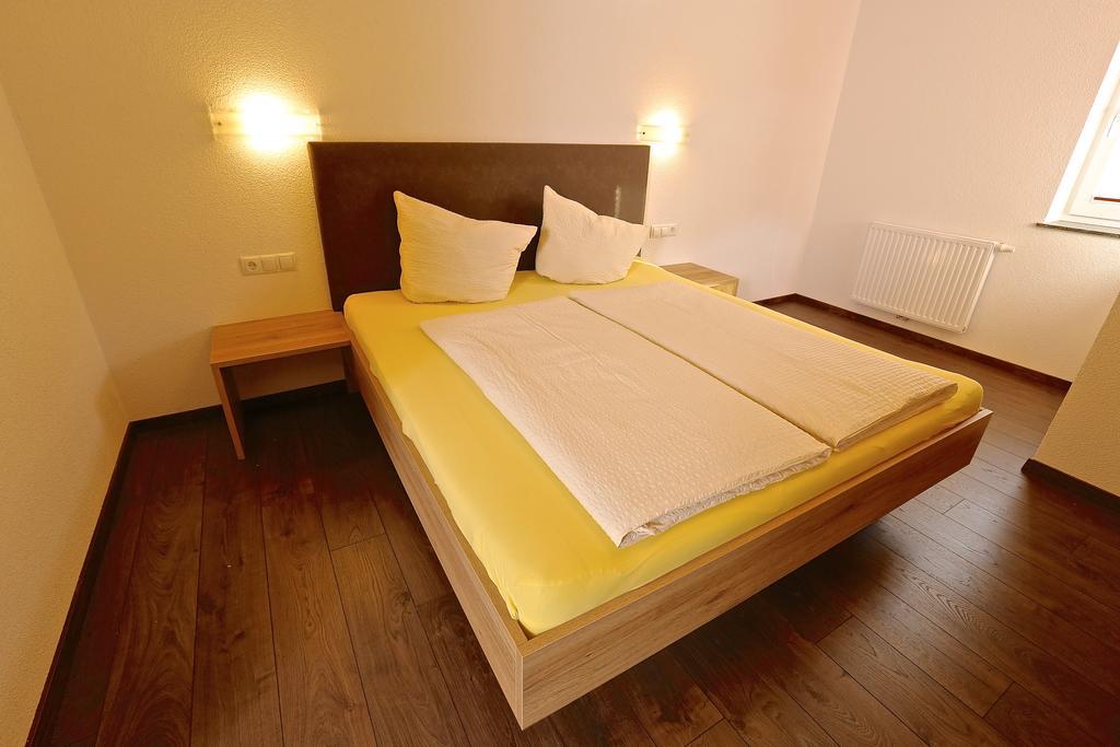Ladis Living Apartment Cameră foto