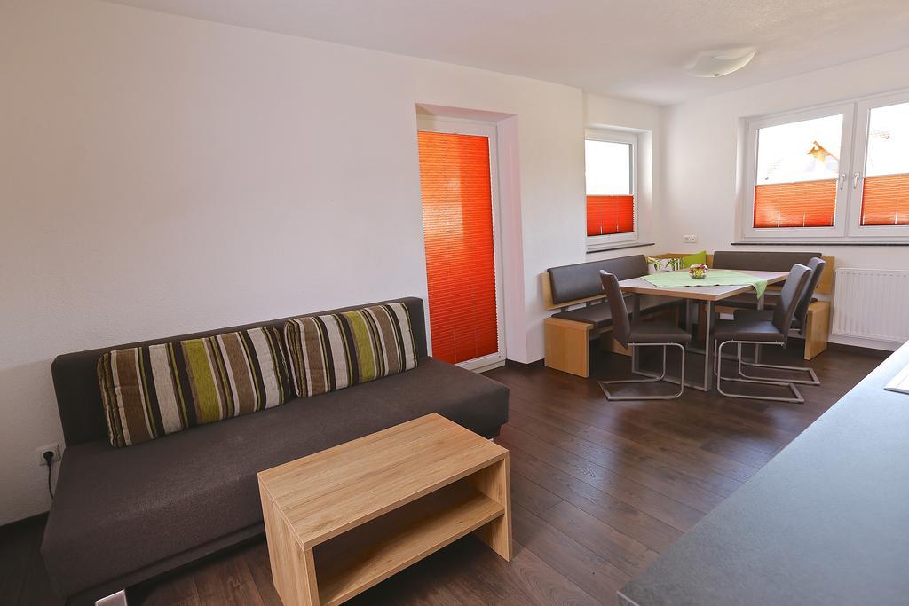 Ladis Living Apartment Cameră foto